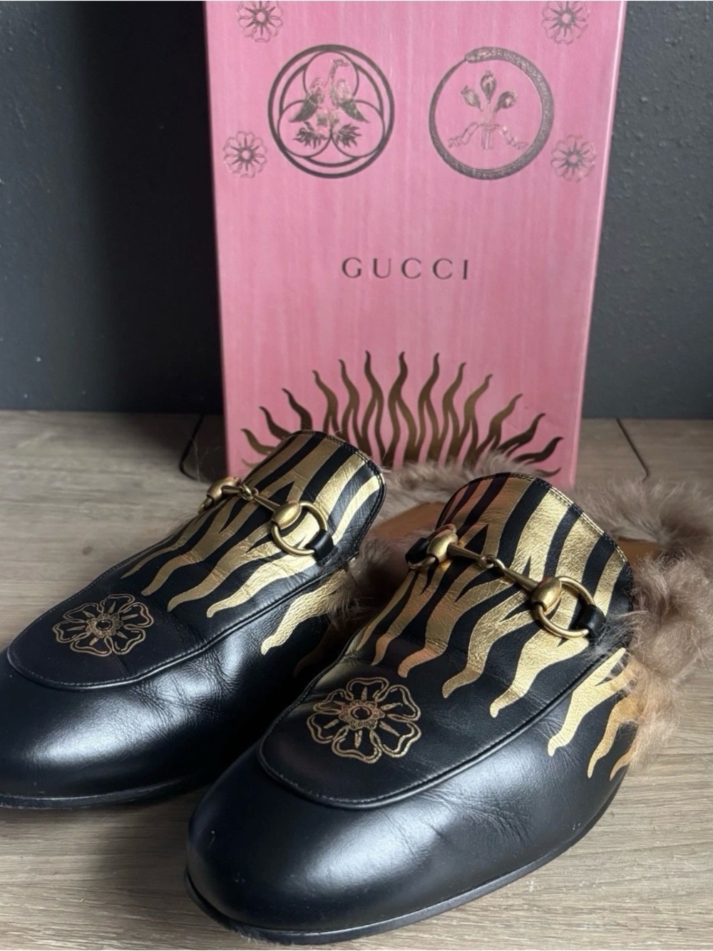 Gucci princetown mule with fur sz 11 Black & Gold
